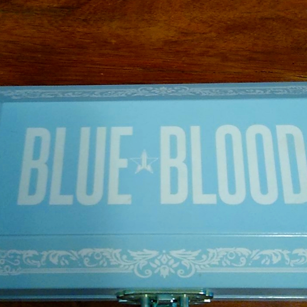 Blue Blood eye shadow pallet